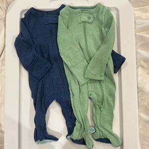 Set of two Cloud island zip footie pajamas size NEWBORN